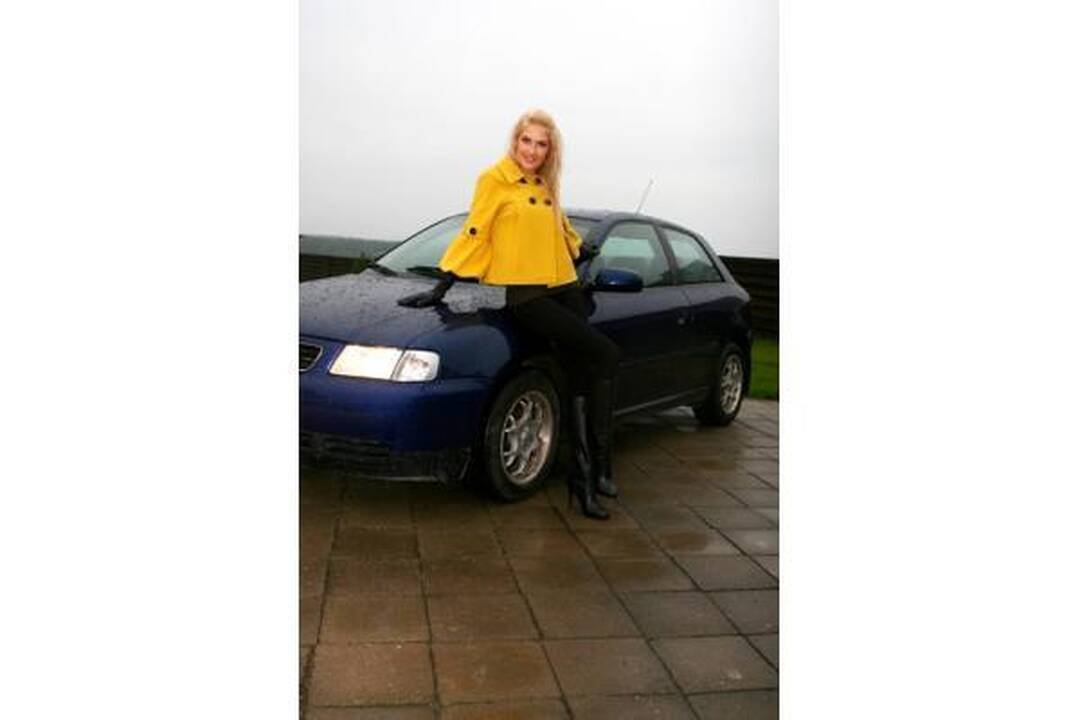 "Yvos" narė – raudonos spalvos ir "Audi" gerbėja