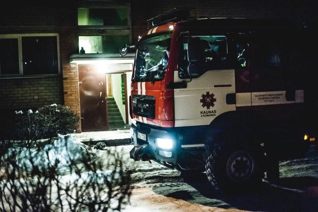 Kaune padegtos buto durys, šeima išvežta į ligoninę