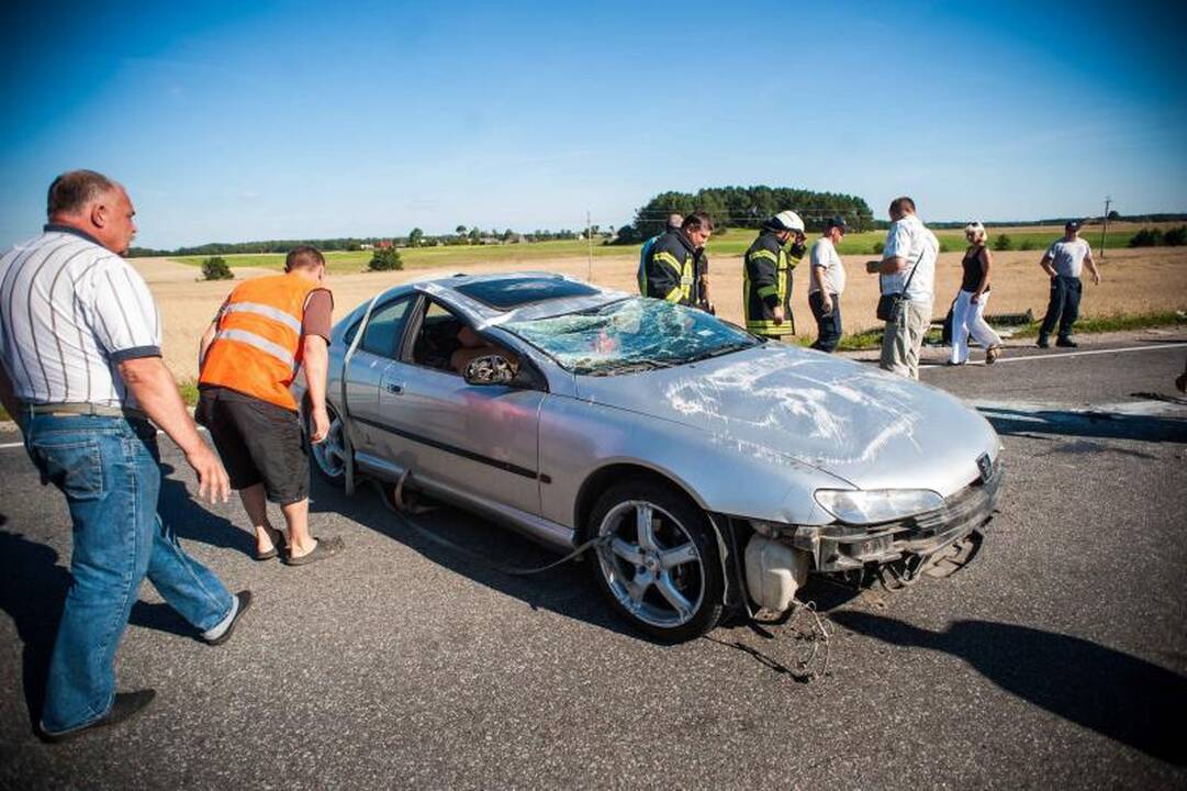 Netoli Kauno – 5 automobilių mėsmalė, 2 žuvo, 7 sužeisti (papildyta)