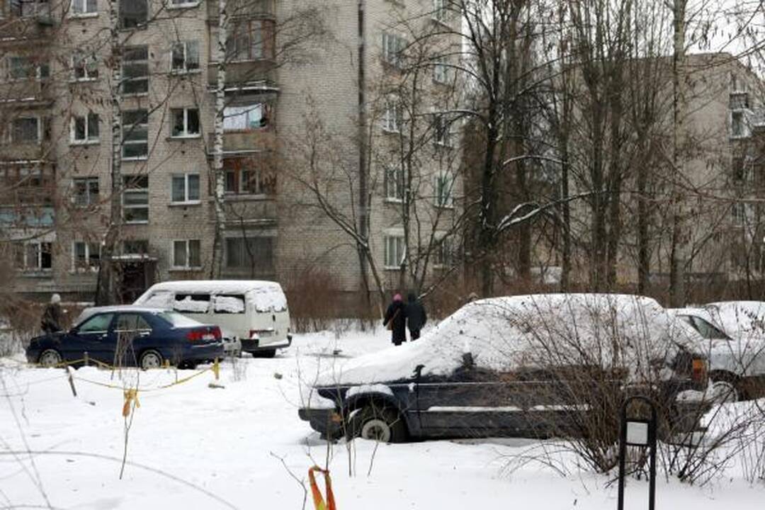 Daugiabučių kiemai vis dar laukia sniego valymo mašinų