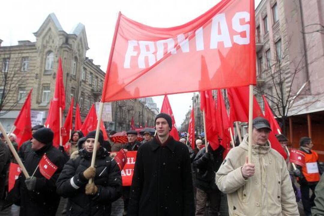 Profsąjungos žadėtos minios prie Vyriausybės nesurinko (papildyta)