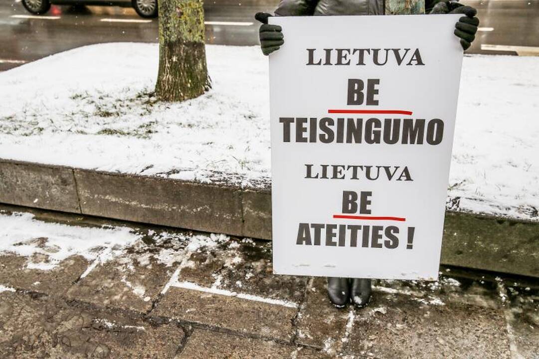 Piketuotojai Kaune piktinosi: „Mūsų vaikai –  ne pedofilų poreikiams!“