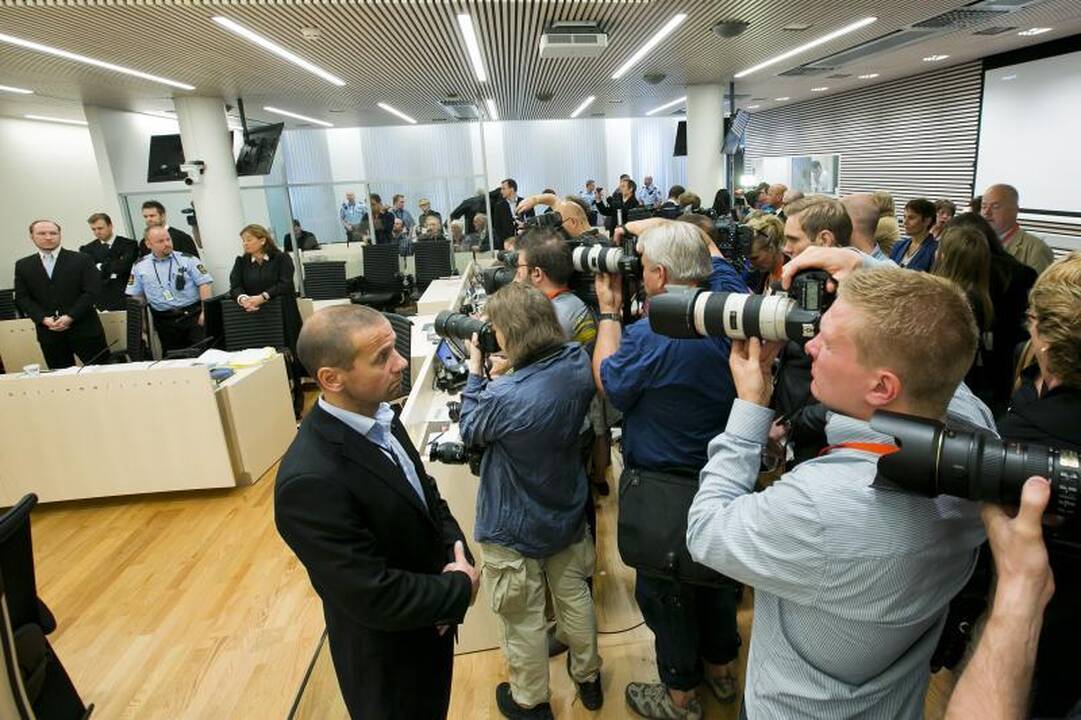 A.B.Breiviko aukų artimieji demonstratyviai išėjo iš teismo salės