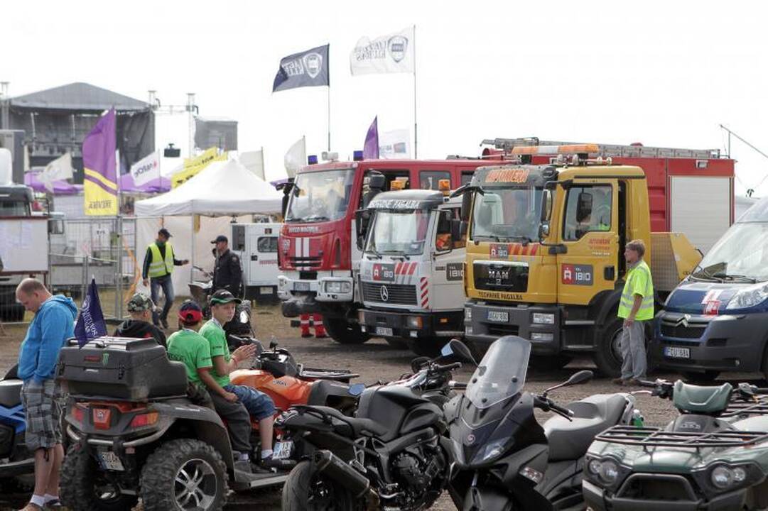 Automobilių lenktynes prie Palangos stebėjo tūkstančiai
