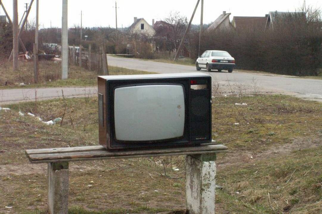 Graikijos valdančiuosius silpnina nacionalinio transliuotojo uždarymas
