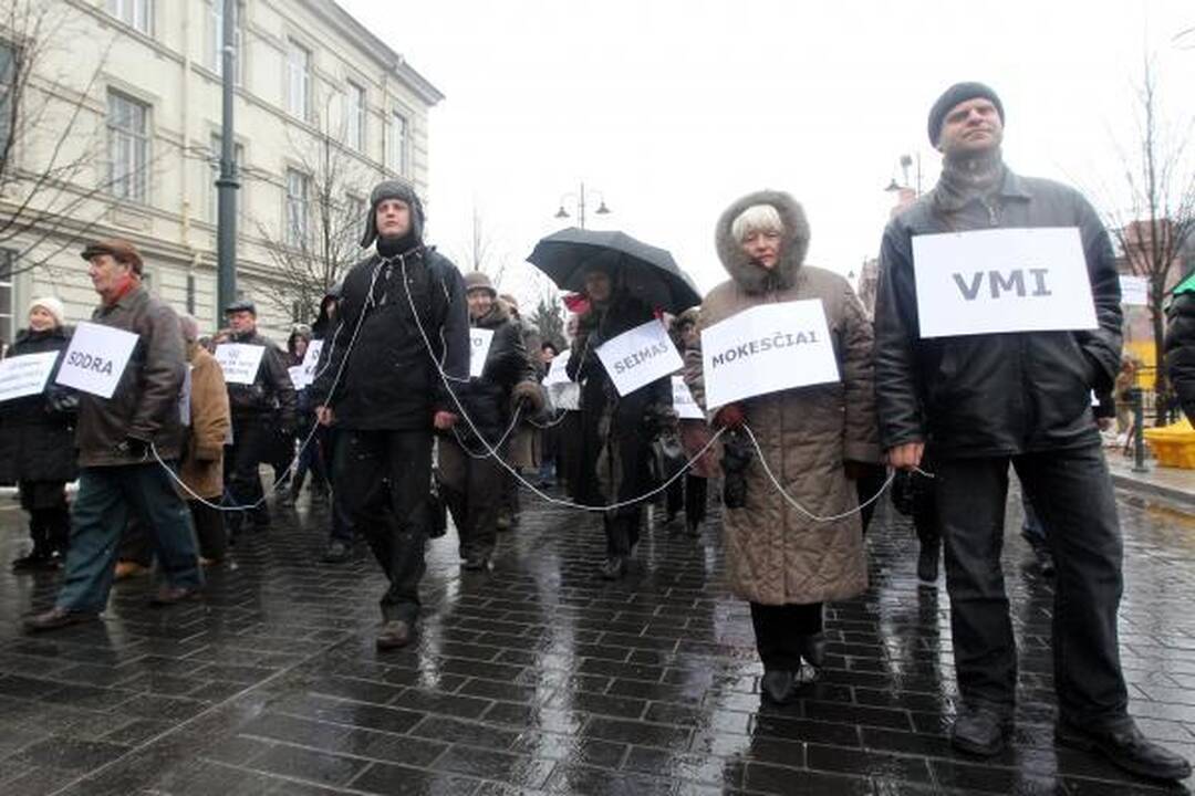Profsąjungos žadėtos minios prie Vyriausybės nesurinko (papildyta)
