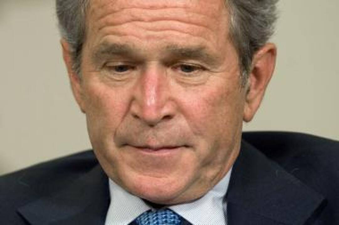 G.Bushas atsiminimuose pripažino savo klaidas