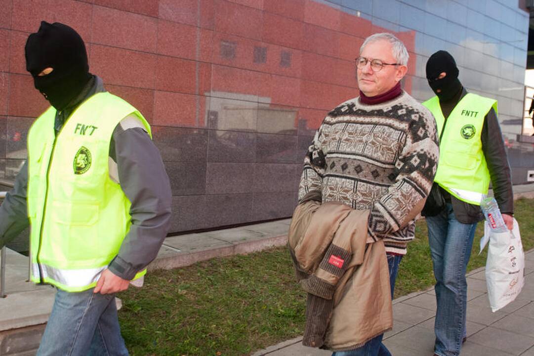 Kratos Gariūnuose: dešimtys sulaikytų, 7 suimti 