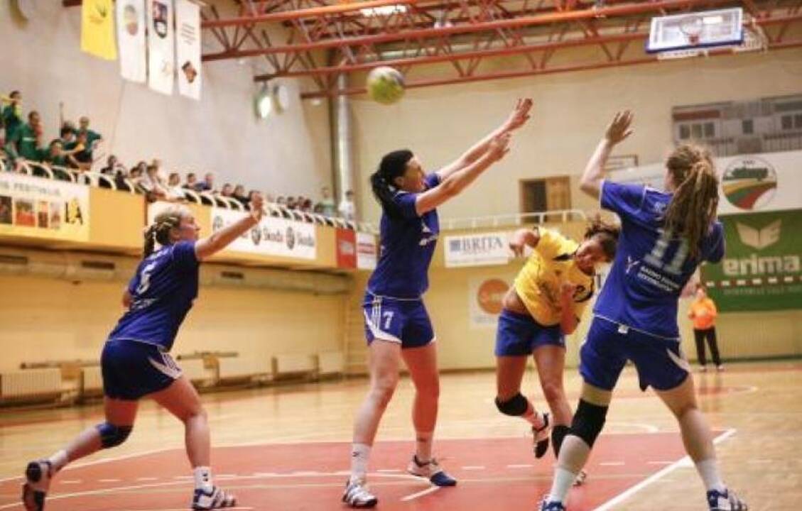 „HC Garliava-SM“ rankininkės tapo Lietuvos moterų rankinio lyderėmis