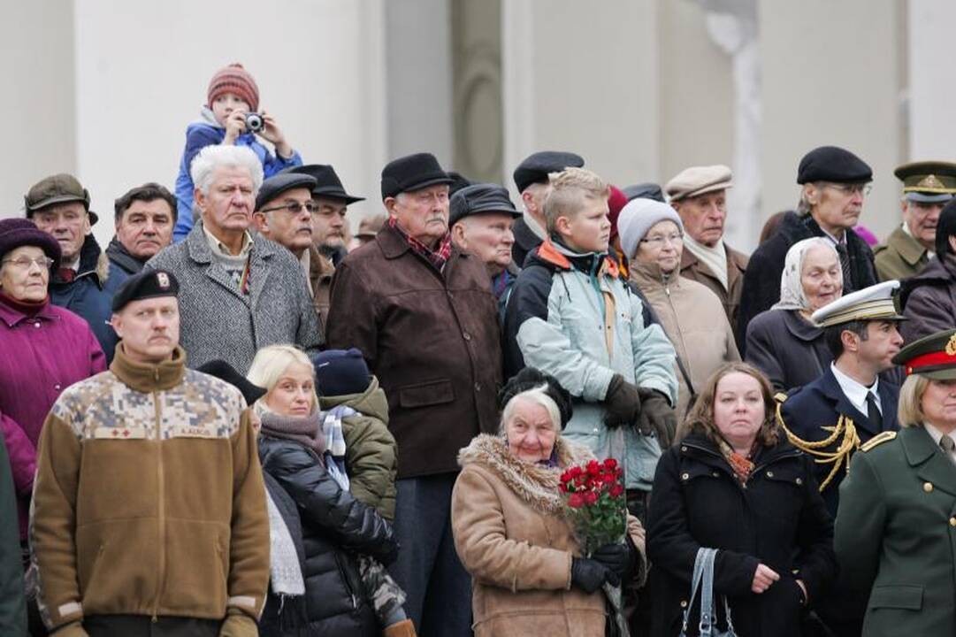 Prezidentė kariuomenę vadina patriotizmo ir pagarbos šaliai pavyzdžiu