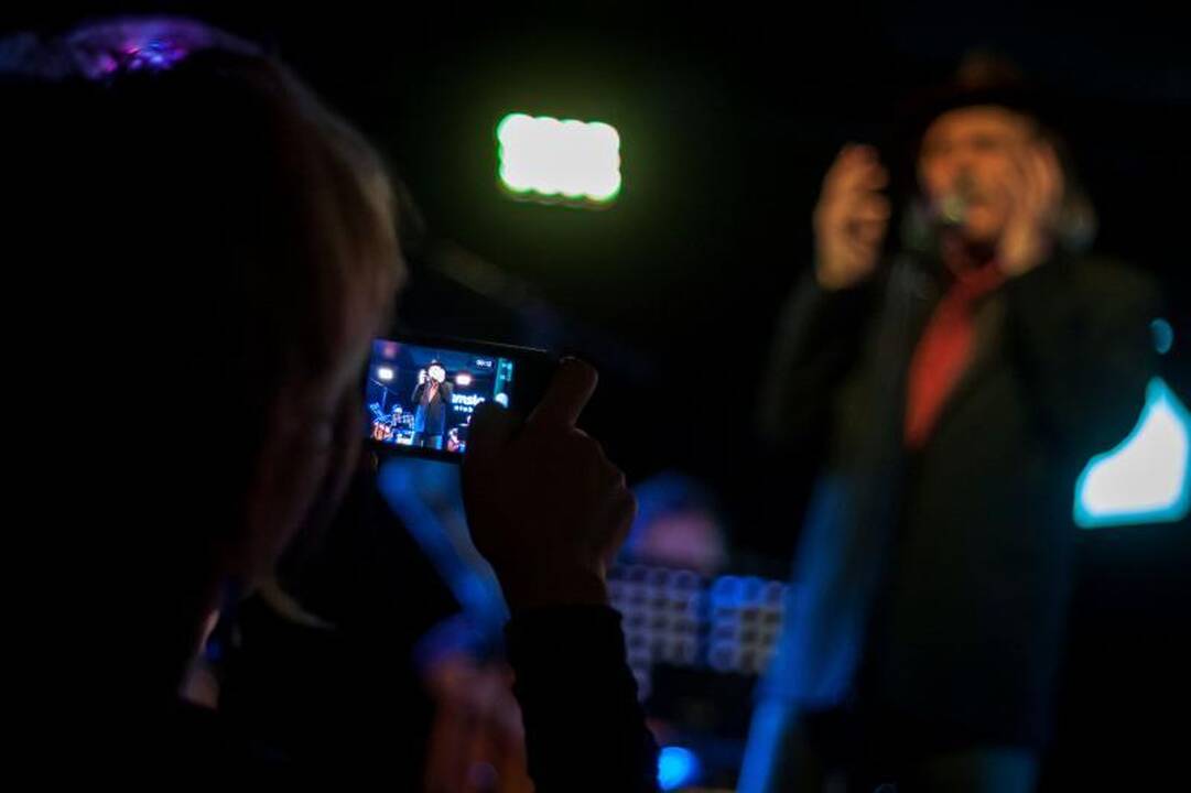 Užburiantis aktoriaus R. Šerbedžijos koncertinis vakaras Vilniuje