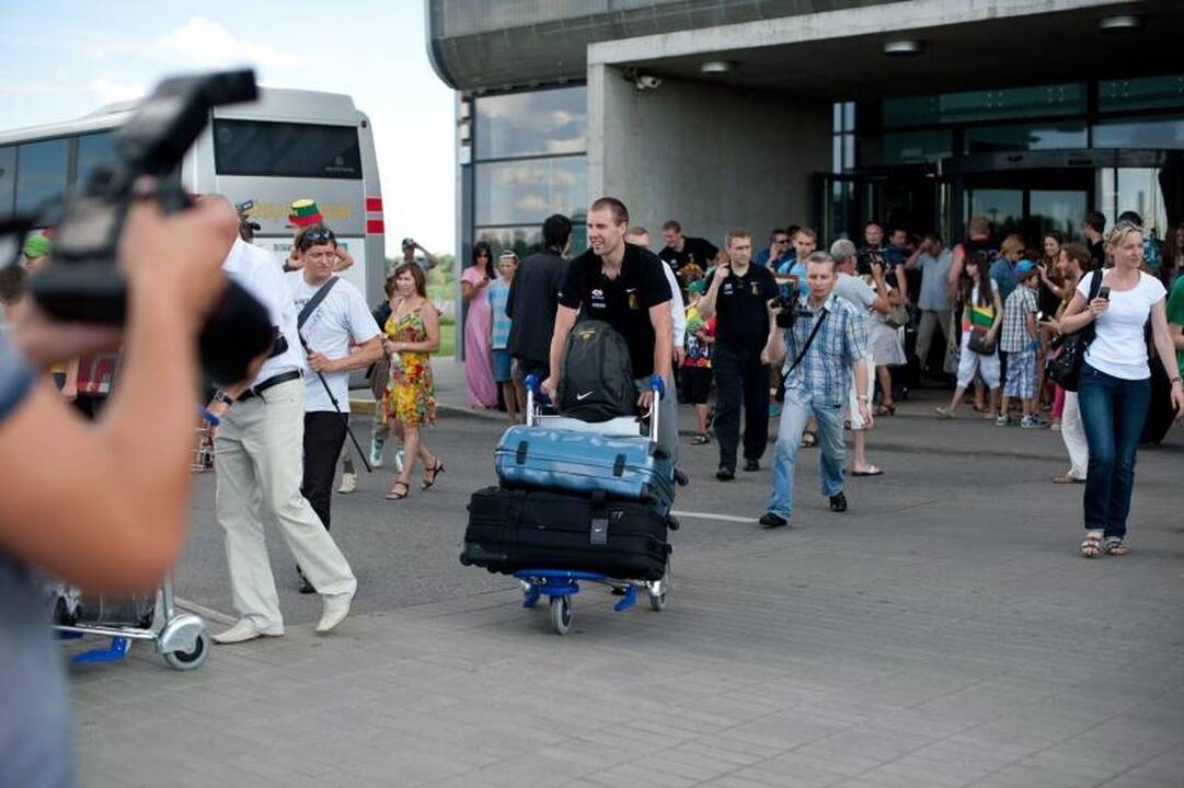 Į Lietuvą sugrįžęs K.Kemzūra: į ligotus kaltinimus nereaguosiu