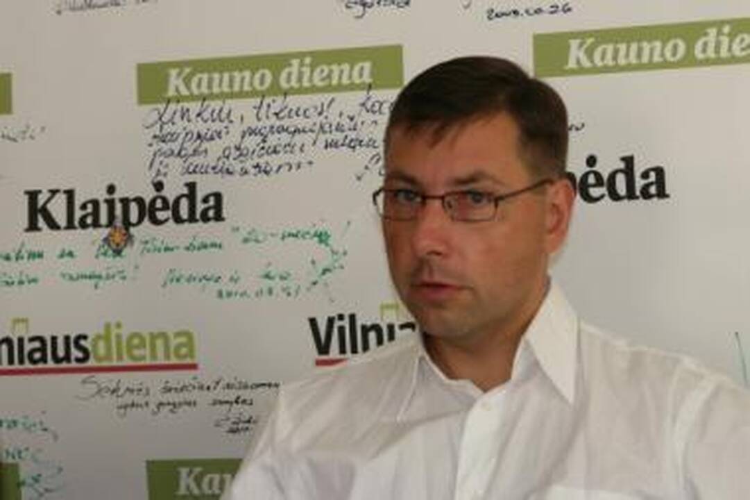 Ministras naktį šokdino mokytojus 