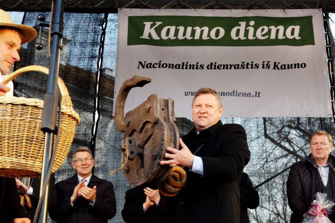 Vaišės Kazimierams: penkias paras marinuotas paršelis ir šakočiai