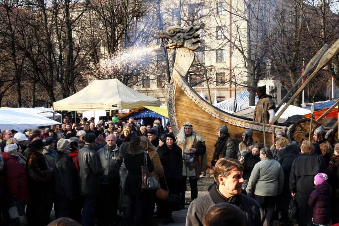 Vaišės Kazimierams: penkias paras marinuotas paršelis ir šakočiai