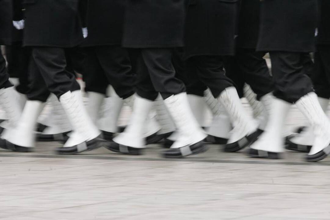Prezidentė kariuomenę vadina patriotizmo ir pagarbos šaliai pavyzdžiu