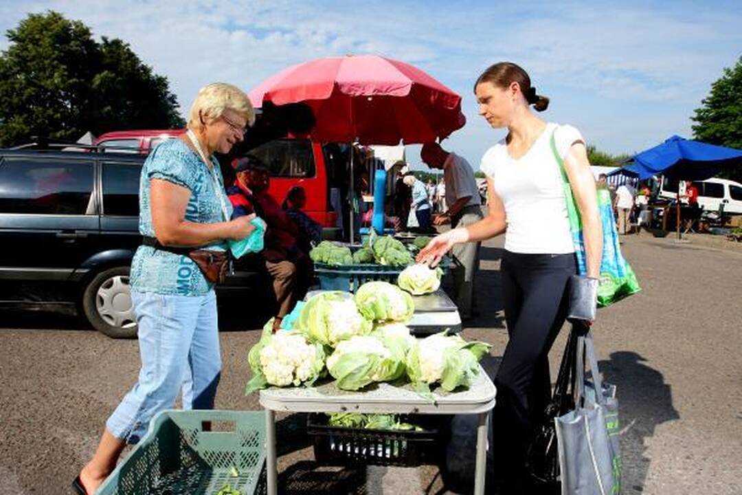 Turgaus pirkėjų krepšeliai: mėsą nurungia daržovės ir uogos