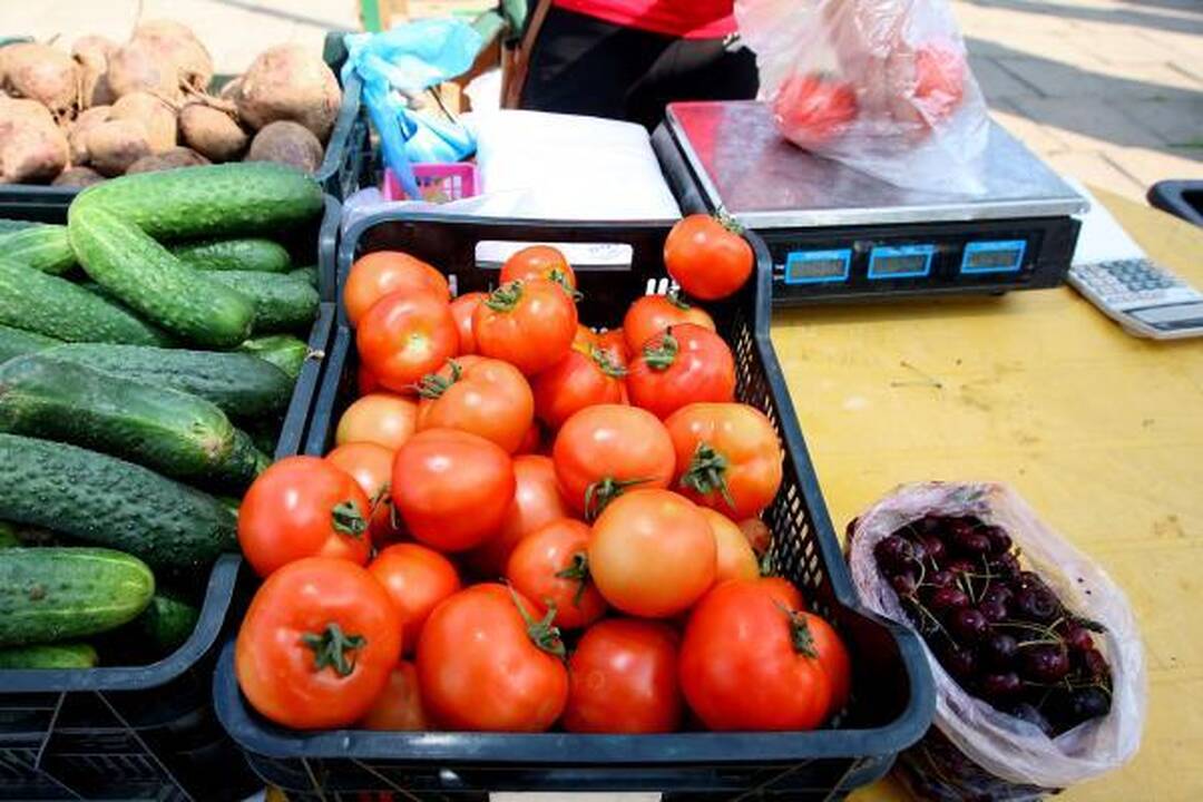 Turgaus pirkėjų krepšeliai: mėsą nurungia daržovės ir uogos