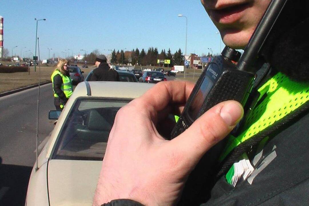 Girtas taksistas sukėlė avariją, kurioje apdaužytos trys mašinos