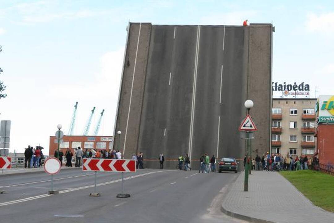 Į savo vietą sugrįžęs "Meridianas" vėl bus remontuojamas (papildyta) 