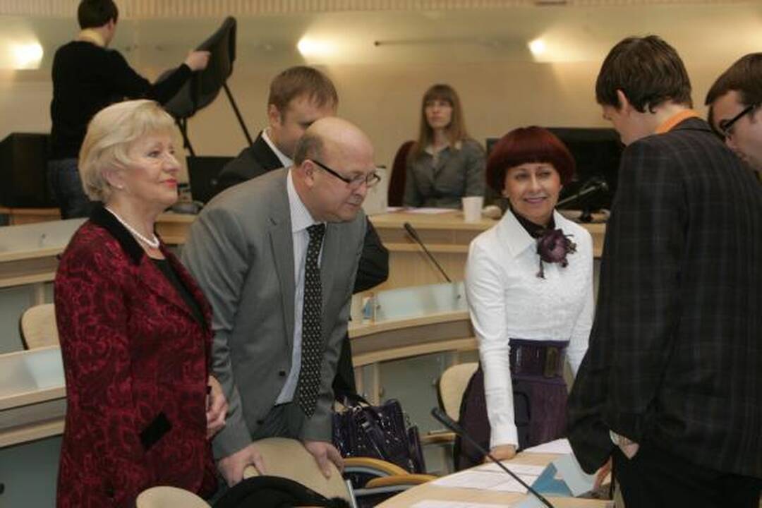 Nauji mero R.Mikaičio pavaduotojai: P.Mačiulis, S.Buškevičius, K.Kriščiūnas (papildyta)