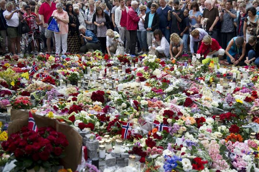 Oslo katedroje surengtos pamaldos už išpuolių aukas