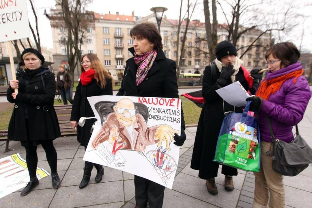 Eitynes surengę aktyvistai: diržų veržimasis padidino skurdą