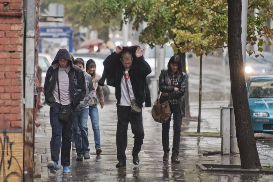 Rudenėjantį Kauną išmaudė smarki liūtis 