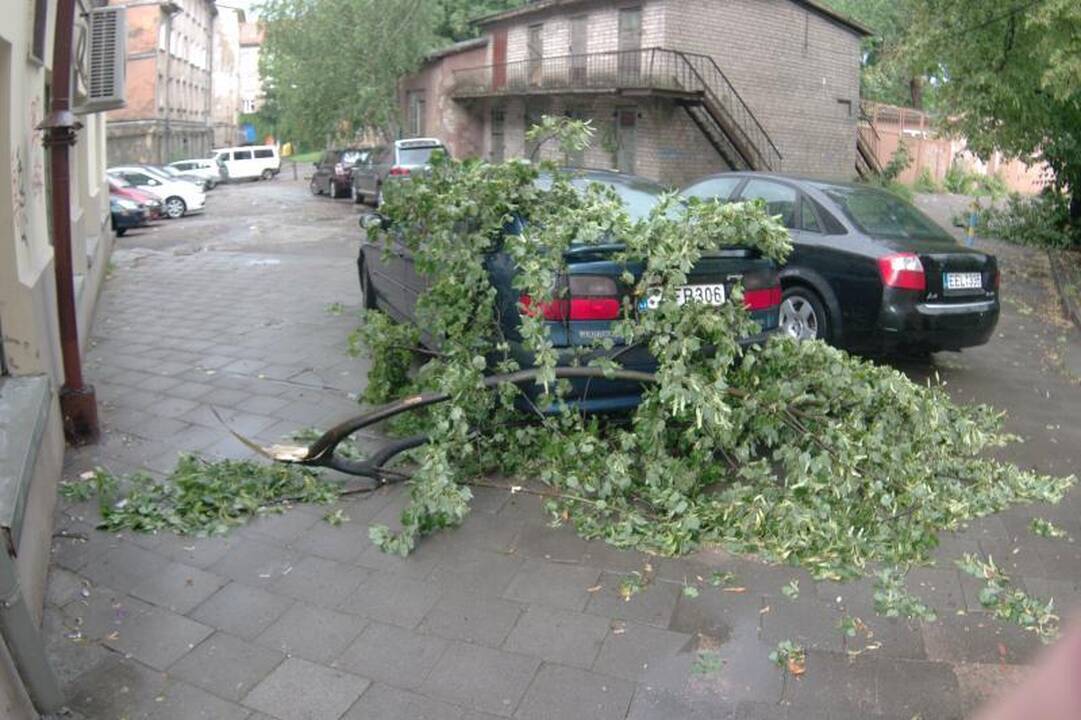 Uostamiestį vėl užklupo stipri vėtra ir lietus (papildyta 21:24 val.)