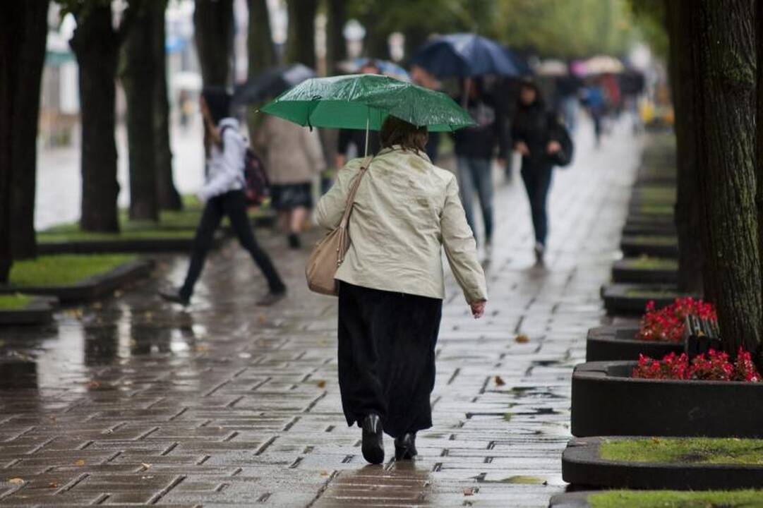 Rudenėjantį Kauną išmaudė smarki liūtis 