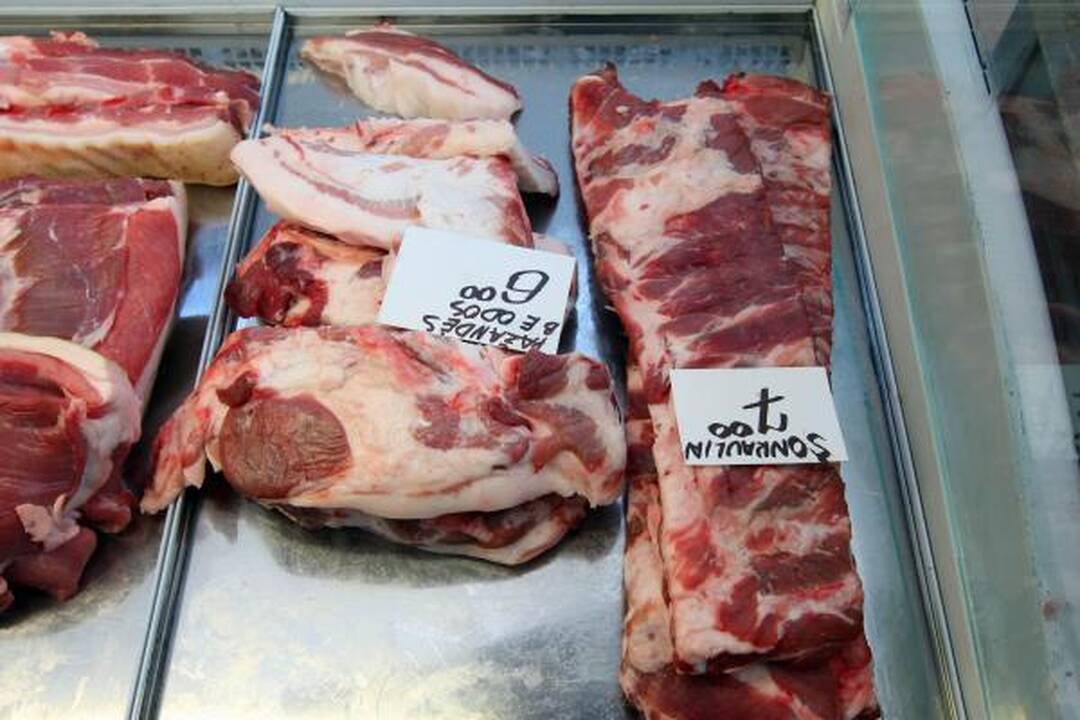Turgaus pirkėjų krepšeliai: mėsą nurungia daržovės ir uogos