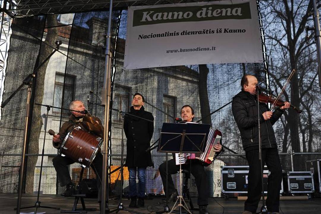 Vaišės Kazimierams: penkias paras marinuotas paršelis ir šakočiai