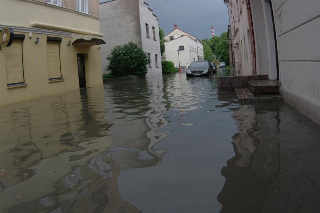 Uostamiestį vėl užklupo stipri vėtra ir lietus (papildyta 21:24 val.)