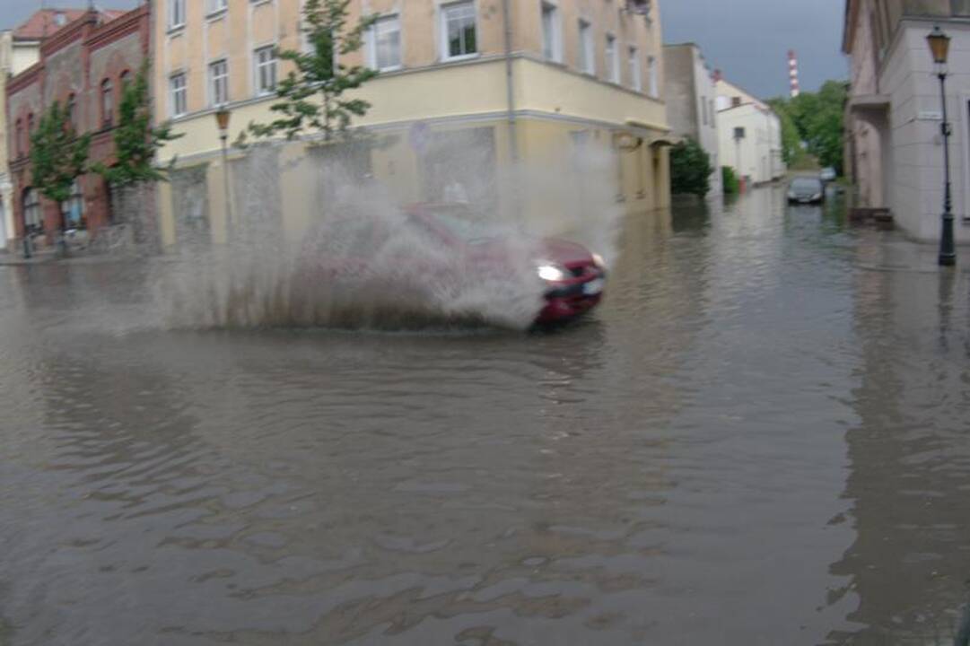 Uostamiestį vėl užklupo stipri vėtra ir lietus (papildyta 21:24 val.)