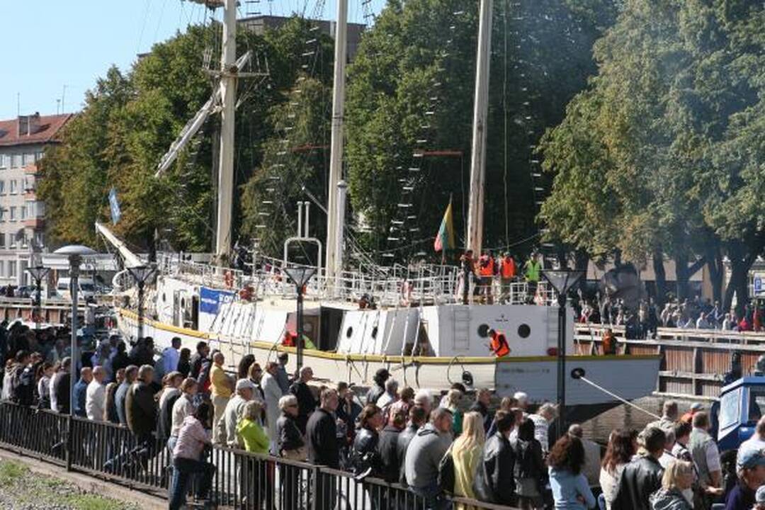 Į savo vietą sugrįžęs "Meridianas" vėl bus remontuojamas (papildyta) 