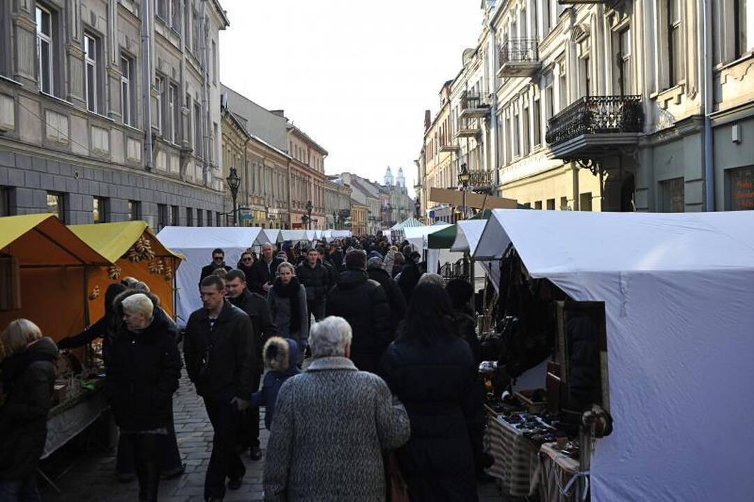 Vaišės Kazimierams: penkias paras marinuotas paršelis ir šakočiai