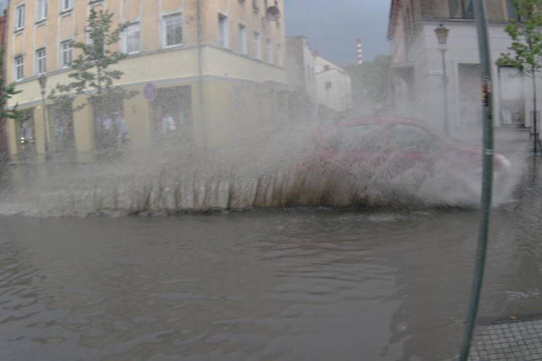 Uostamiestį vėl užklupo stipri vėtra ir lietus (papildyta 21:24 val.)