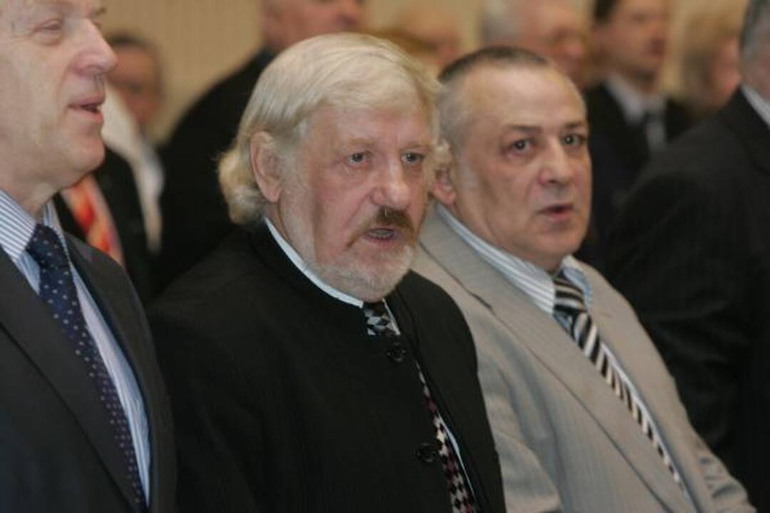 Nauji mero R.Mikaičio pavaduotojai: P.Mačiulis, S.Buškevičius, K.Kriščiūnas (papildyta)