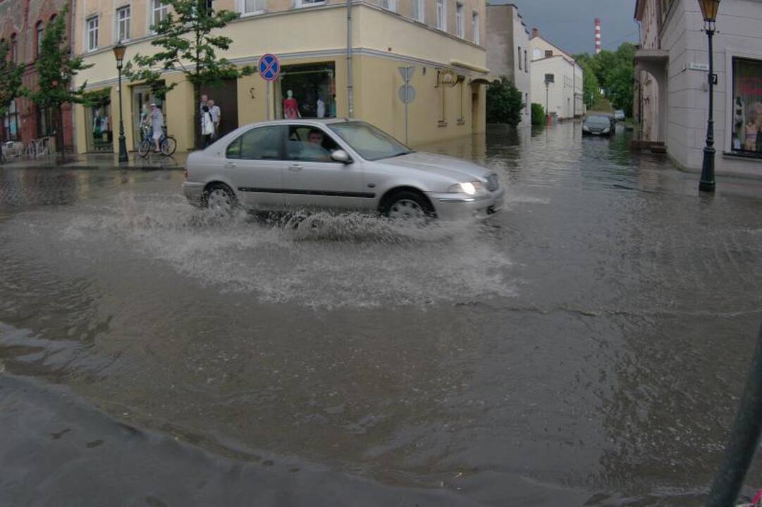 Uostamiestį vėl užklupo stipri vėtra ir lietus (papildyta 21:24 val.)