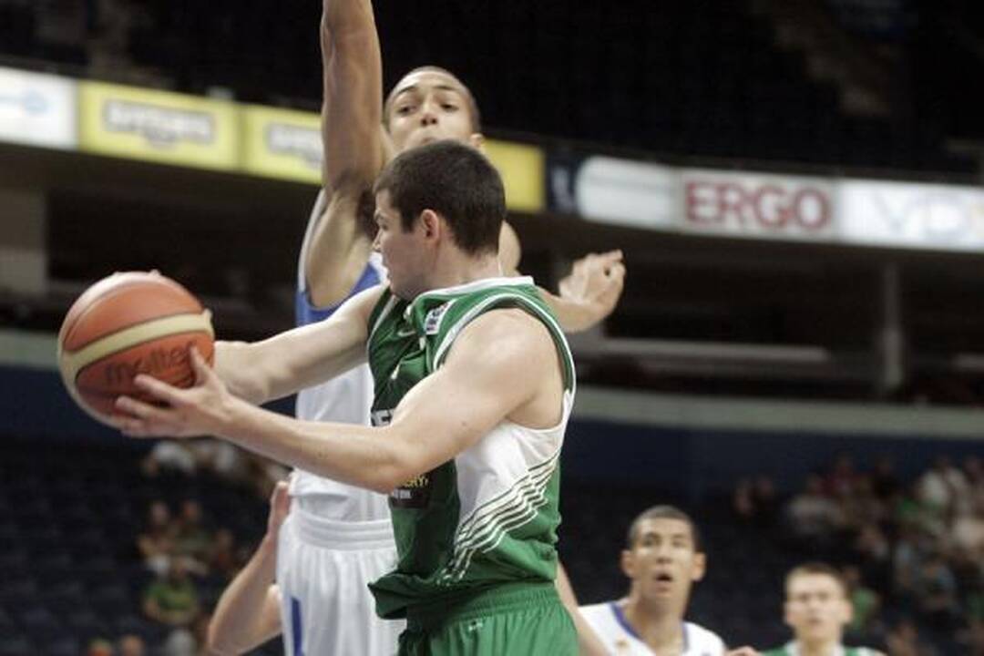 Lietuvos aštuoniolikmečiai toliau šluoja varžovus (komentarai)