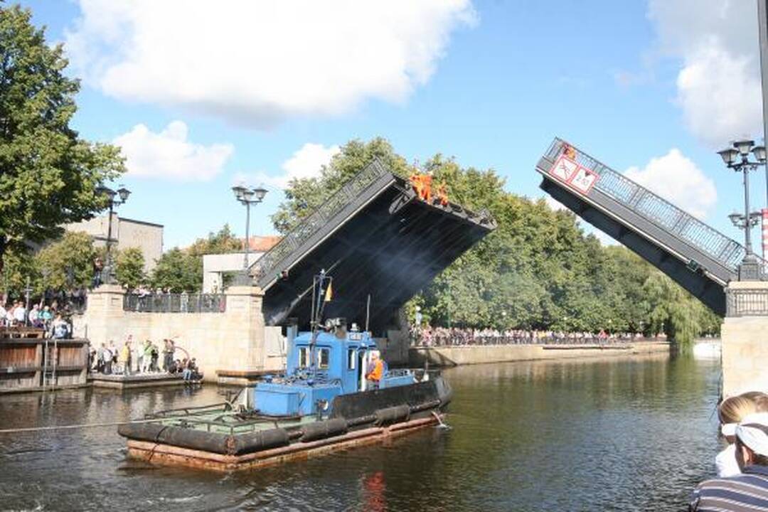 Į savo vietą sugrįžęs "Meridianas" vėl bus remontuojamas (papildyta) 