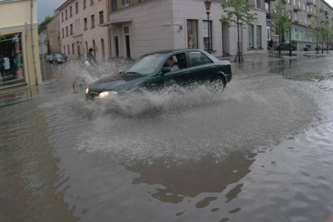 Uostamiestį vėl užklupo stipri vėtra ir lietus (papildyta 21:24 val.)