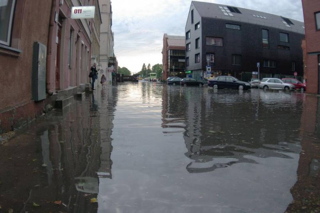 Uostamiestį vėl užklupo stipri vėtra ir lietus (papildyta 21:24 val.)