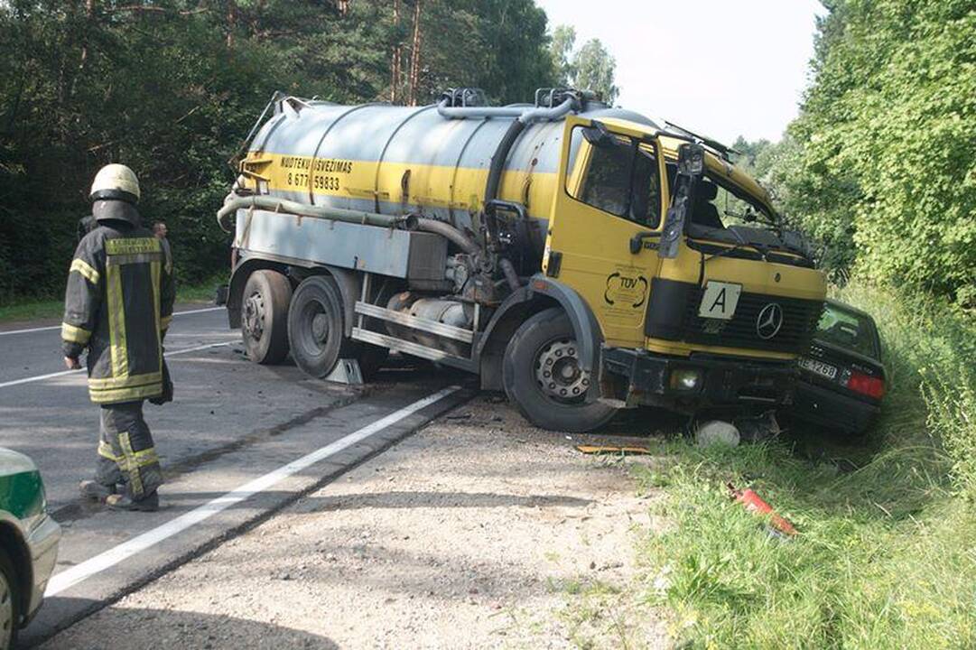 Dėl avarijos Eišiškių plente sustabdytas eismas
