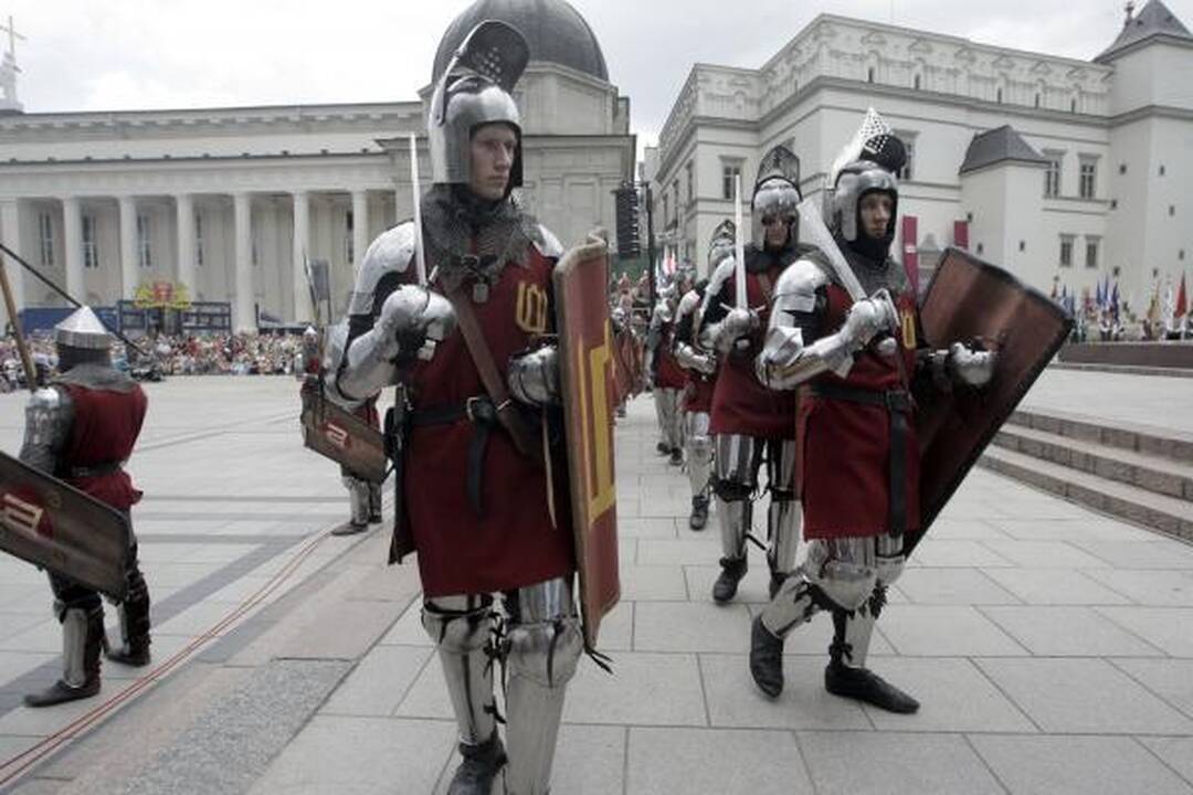 Kalifornijoje protestų dalyvius policija vaikė ašarinėmis dujomis