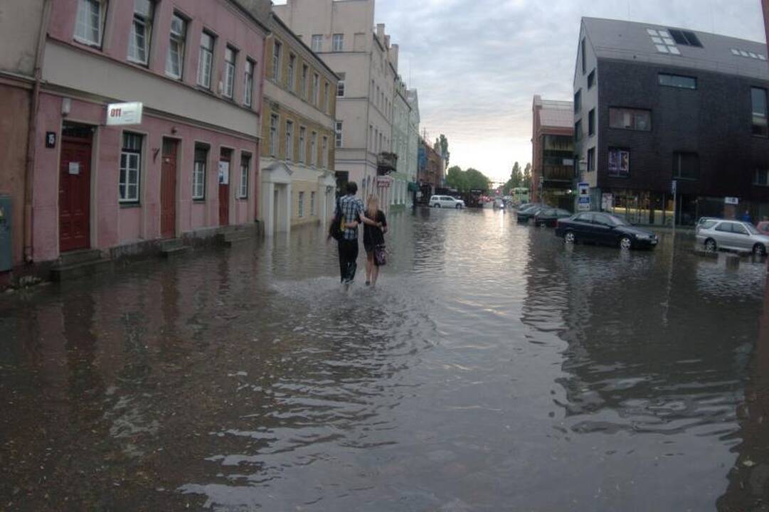 Uostamiestį vėl užklupo stipri vėtra ir lietus (papildyta 21:24 val.)