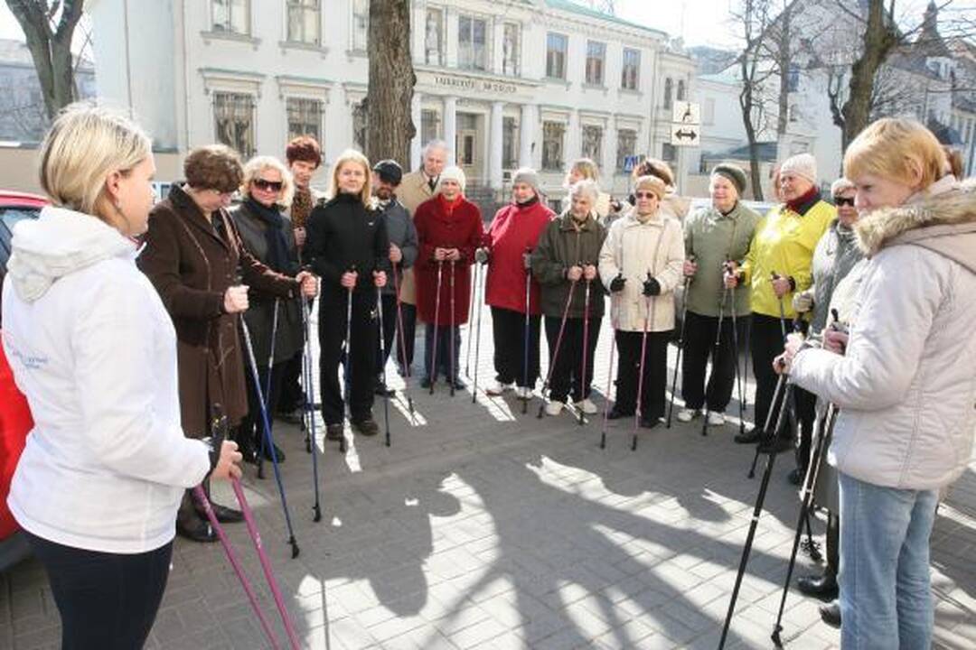 Daugėja šiaurietiško vaikščiojimo entuziastų