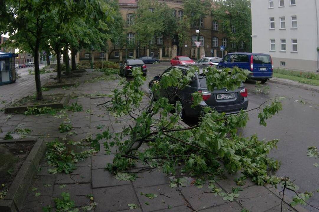 Uostamiestį vėl užklupo stipri vėtra ir lietus (papildyta 21:24 val.)