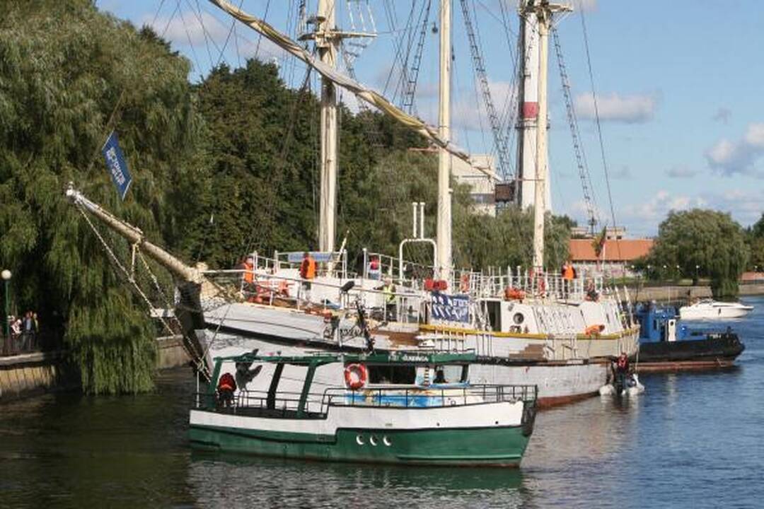 Į savo vietą sugrįžęs "Meridianas" vėl bus remontuojamas (papildyta) 