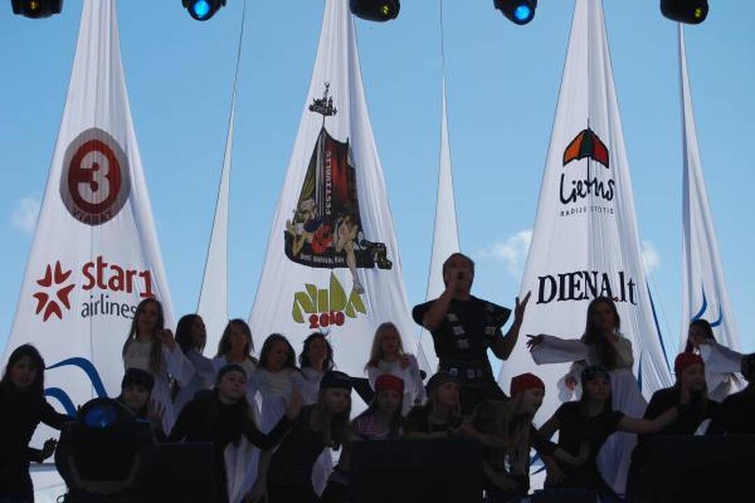 Nidos festivalis: koncerte vaikams žvaigždės tapo pasakų herojais